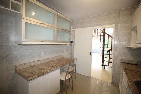 Apartamento para alugar com 249m², 3 quartos e 2 vagasCozinha