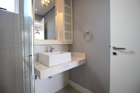 Apartamento para alugar com 249m², 3 quartos e 2 vagasBanheiro 2