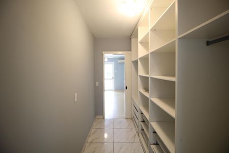 Apartamento para alugar com 249m², 3 quartos e 2 vagasCloset da suíte 1