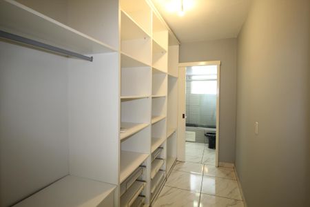 Apartamento para alugar com 249m², 3 quartos e 2 vagasCloset da suíte 1