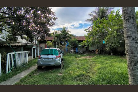 Casa à venda com 460m², 2 quartos e 2 vagas Casa à venda com 460m², 2 quartos e 2 vagasQuintal