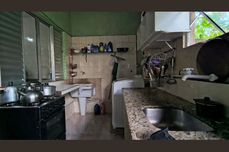 Casa à venda com 460m², 2 quartos e 2 vagas Casa à venda com 460m², 2 quartos e 2 vagasÁrea de Serviço