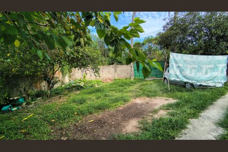 Casa à venda com 460m², 2 quartos e 2 vagas Casa à venda com 460m², 2 quartos e 2 vagasQuintal