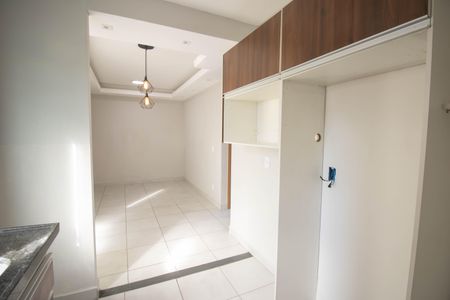 Apartamento para alugar com 45m², 2 quartos e 2 vagas Apartamento para alugar com 45m², 2 quartos e 2 vagasCozinha e Área de Serviço