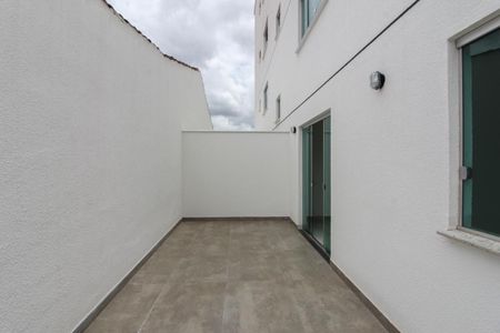 Apartamento à venda com 75m², 2 quartos e 1 vagaÁrea Privativa