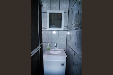 Banheiro de apartamento para alugar com 1 quarto, 50m² em Olaria, Rio de Janeiro