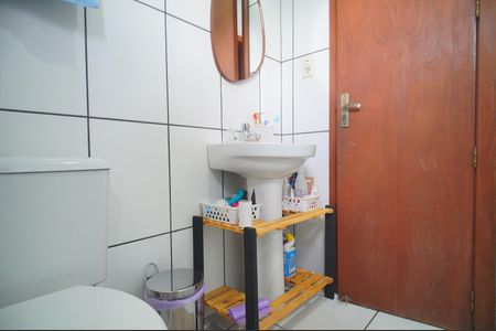 Casa à venda com 80m², 2 quartos e 2 vagasBanheiro