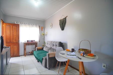 Sala de casa à venda com 2 quartos, 80m² em Campestre, São Leopoldo