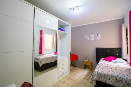 Casa à venda com 178m², 3 quartos e 2 vagasQuarto 2