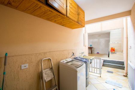 Casa à venda com 178m², 3 quartos e 2 vagasÁrea de serviço