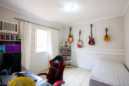 Casa à venda com 178m², 3 quartos e 2 vagasQuarto 3