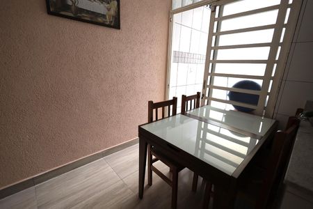 Casa à venda com 97m², 2 quartos e 2 vagas Casa à venda com 97m², 2 quartos e 2 vagasSala de Jantar