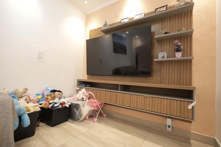 Casa à venda com 97m², 2 quartos e 2 vagas Casa à venda com 97m², 2 quartos e 2 vagasSala