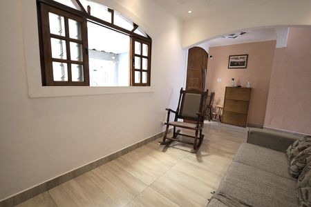 Casa à venda com 97m², 2 quartos e 2 vagas Casa à venda com 97m², 2 quartos e 2 vagasSala