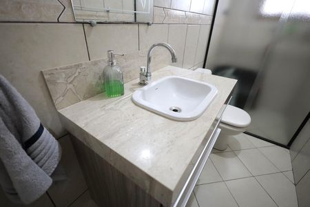 Casa à venda com 97m², 2 quartos e 2 vagas Casa à venda com 97m², 2 quartos e 2 vagasBanheiro
