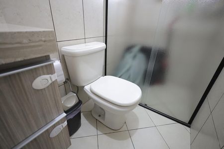 Casa à venda com 97m², 2 quartos e 2 vagas Casa à venda com 97m², 2 quartos e 2 vagasBanheiro