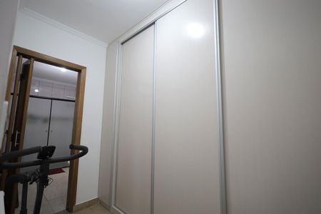 Casa à venda com 97m², 2 quartos e 2 vagas Casa à venda com 97m², 2 quartos e 2 vagasCloset Suíte
