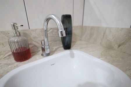 Casa à venda com 97m², 2 quartos e 2 vagas Casa à venda com 97m², 2 quartos e 2 vagasBanheiro Suíte