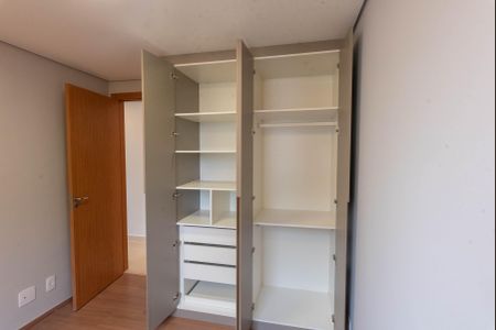 Apartamento para alugar com 47m², 2 quartos e 2 vagasQuarto 2