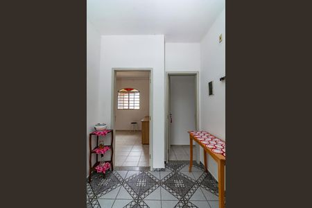 Casa para alugar com 84m², 3 quartos e 2 vagasCorredor