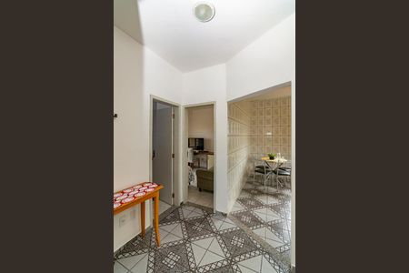 Casa para alugar com 84m², 3 quartos e 2 vagasCorredor