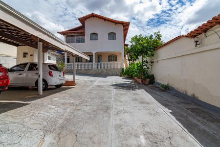 Casa para alugar com 84m², 3 quartos e 2 vagasQuintal