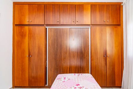 Casa para alugar com 84m², 3 quartos e 2 vagasSuíte