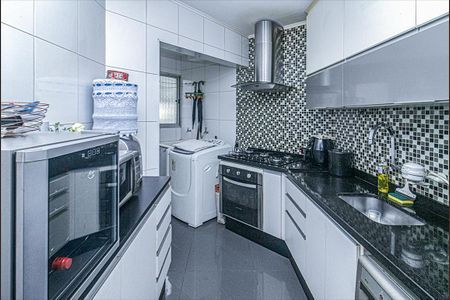 Apartamento à venda com 60m², 2 quartos e 1 vagacozinha e área de serviço compartilhadas_2