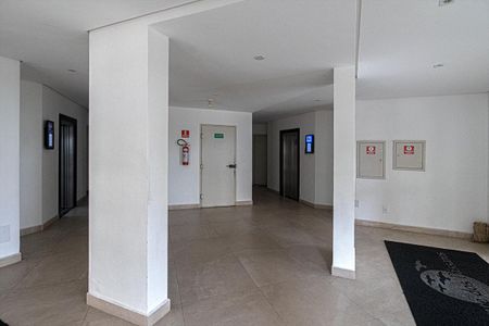 Apartamento à venda com 60m², 2 quartos e 1 vagahall de entrada_4