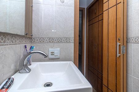 banheiro social_4 de apartamento à venda com 2 quartos, 60m² em Vila Vermelha, São Paulo