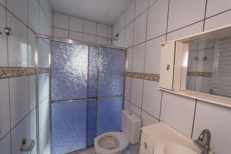 Banheiro de casa para alugar com 1 quarto, 40m² em Jardim Verônia, São Paulo