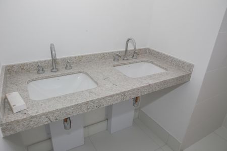 Apartamento à venda com 156m², 3 quartos e 2 vagasBanheiro da Suíte 1