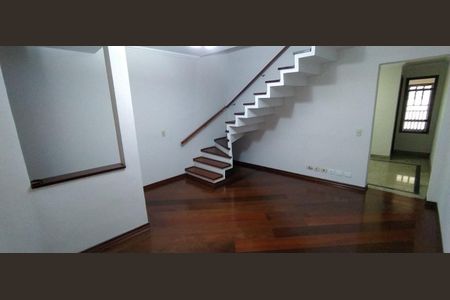 Casa à venda com 160m², 2 quartos e 2 vagas Casa à venda com 160m², 2 quartos e 2 vagasFoto 02