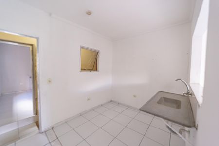 Cozinha de casa para alugar com 1 quarto, 40m² em Jardim Verônia, São Paulo