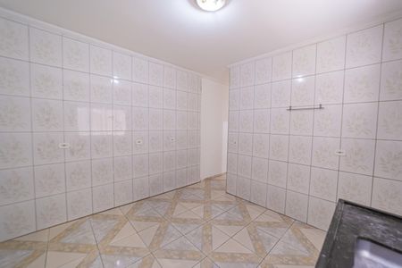 Cozinha de casa para alugar com 1 quarto, 40m² em Jardim Verônia, São Paulo