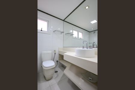 Casa de condomínio para alugar com 375m², 7 quartos e 4 vagasBanheiro 1