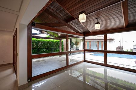 Sala de Tv de casa de condomínio para alugar com 7 quartos, 375m² em Parque Munhoz, São Paulo