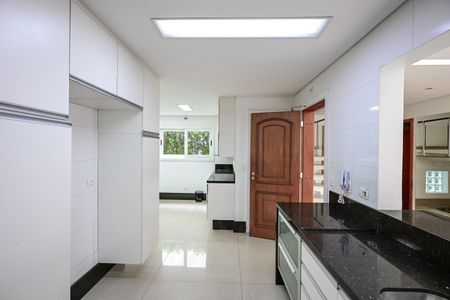Casa de condomínio para alugar com 375m², 7 quartos e 4 vagasCozinha
