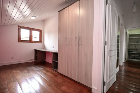 Casa de condomínio para alugar com 375m², 7 quartos e 4 vagasQuarto 5