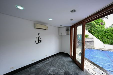 Casa de condomínio para alugar com 375m², 7 quartos e 4 vagasSala Multiuso