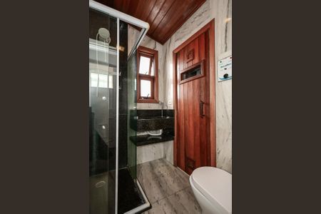 Casa de condomínio para alugar com 375m², 7 quartos e 4 vagasBanheiro 2