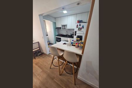 Apartamento para alugar com 3 quartos, 74m² em Jardim Tupanci, Barueri