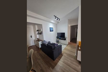 Apartamento para alugar com 3 quartos, 74m² em Jardim Tupanci, Barueri