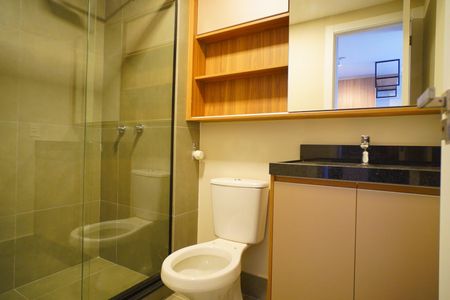 Banheiro  de kitnet/studio à venda com 1 quarto, 29m² em Boa Vista, Porto Alegre