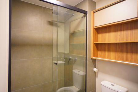 Banheiro  de kitnet/studio à venda com 1 quarto, 29m² em Boa Vista, Porto Alegre