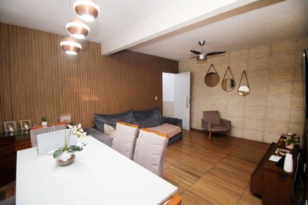 Sala de casa para alugar com 2 quartos, 81m² em Irajá, Rio de Janeiro