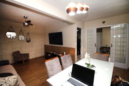 Sala de casa para alugar com 2 quartos, 81m² em Irajá, Rio de Janeiro