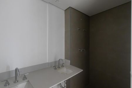 Apartamento à venda com 104m², 2 quartos e 2 vagasBanheiro da Suíte 2