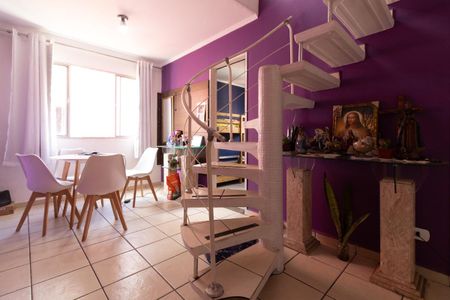 Apartamento à venda com 130m², 3 quartos e 1 vaga Apartamento à venda com 130m², 3 quartos e 1 vagaSala