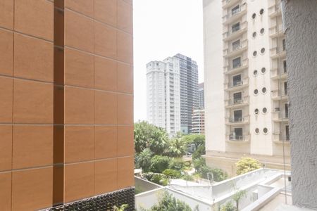 Apartamento à venda com 153m², 3 quartos e 2 vagas Apartamento à venda com 153m², 3 quartos e 2 vagasÁrea de Serviço